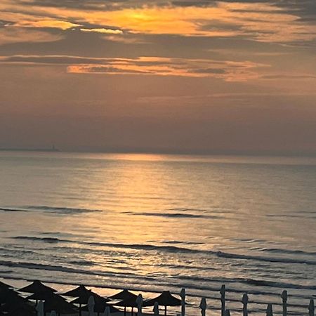 Royal Sea View Design Promenada 3 Lejlighed Năvodari Eksteriør billede